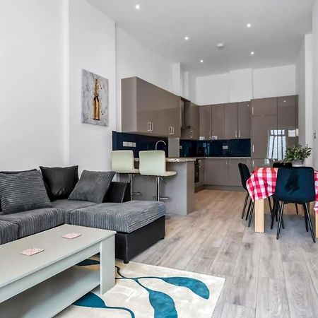 Lovely 1 Bedroom Apartment In Central Woking Exterior foto